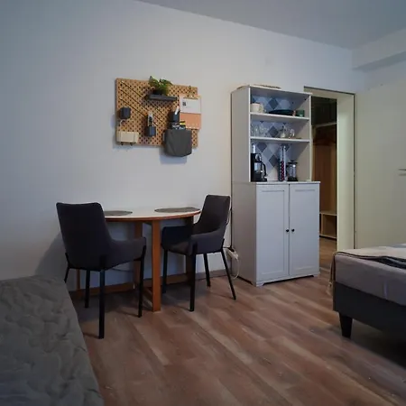 Kleines Souterrain Direkt Am Park Apartment